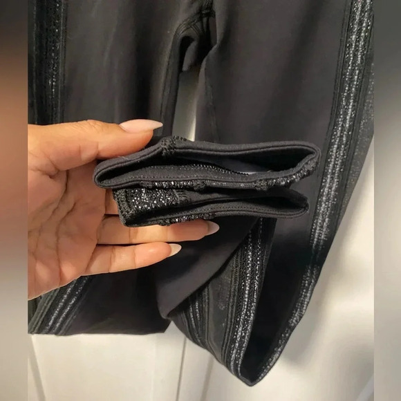 Lululemon Athletica - Powerlines leggings - Size 6 - Picture 4 of 8